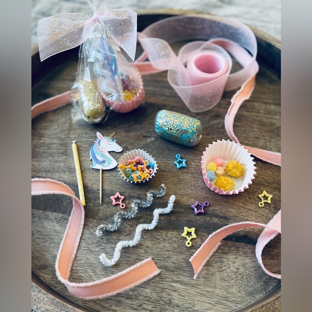 PLAYDOUGH Unicorn Build-A-Cupcake Favor Kit!